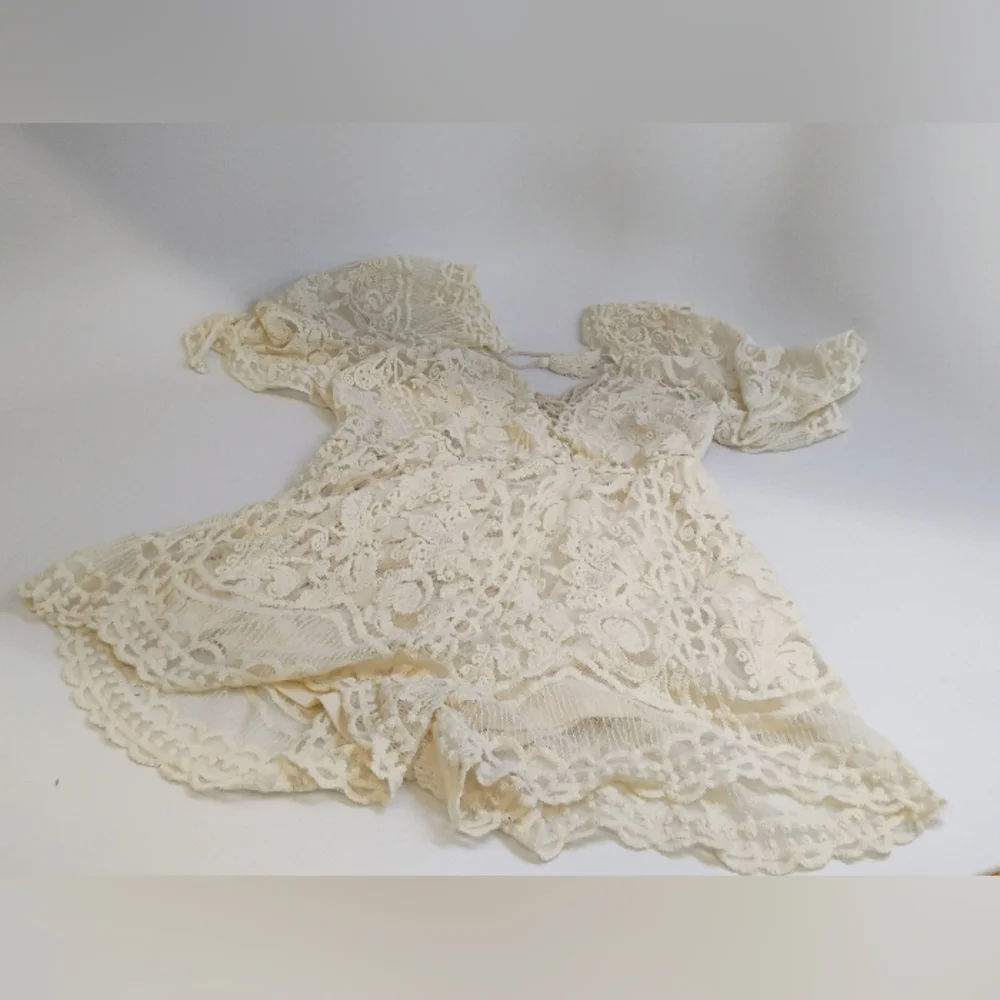 Source Unknown Cream Lace Romper